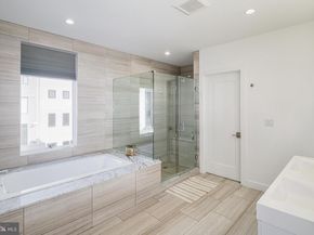 421 Wallace Street, Philadelphia PA 19123