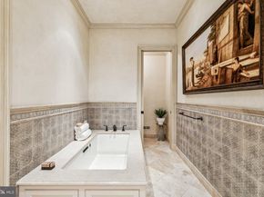 421 Chestnut Street 401, Philadelphia PA 19106