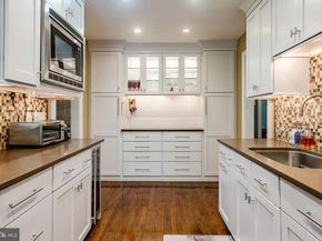 1256 Round Hill Road, Bryn Mawr PA 19010