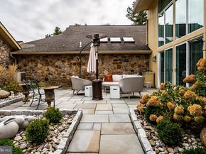 1256 Round Hill Road, Bryn Mawr PA 19010