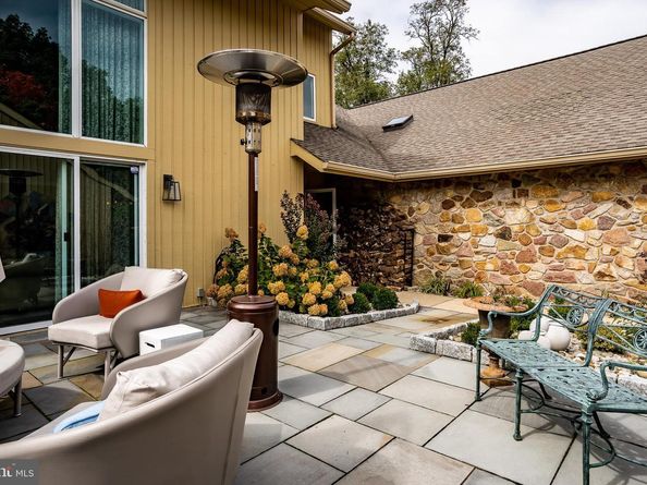 1256 Round Hill Road, Bryn Mawr PA 19010