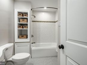 1256 Round Hill Road, Bryn Mawr PA 19010