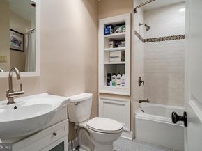 1256 Round Hill Road, Bryn Mawr PA 19010