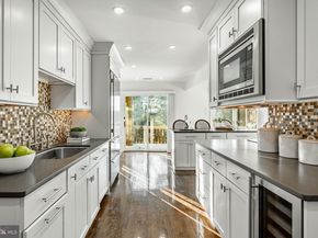 1256 Round Hill Road, Bryn Mawr PA 19010
