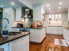 1256 Round Hill Road, Bryn Mawr PA 19010