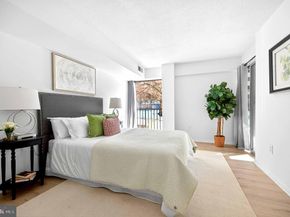 1300 Army Navy Drive 117, Arlington VA 22202