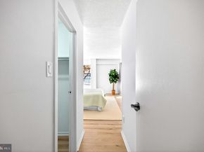 1300 Army Navy Drive 117, Arlington VA 22202