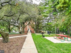 1300 Army Navy Drive 117, Arlington VA 22202