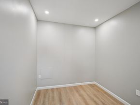 1912 S 9TH Street, Philadelphia PA 19148