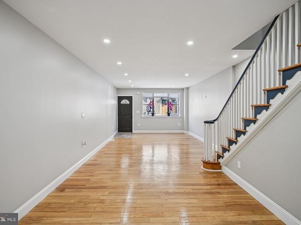 1912 S 9TH Street, Philadelphia PA 19148