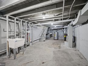 1912 S 9TH Street, Philadelphia PA 19148