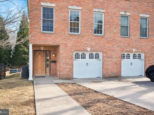 257 Lemonte Street, Philadelphia PA 19128