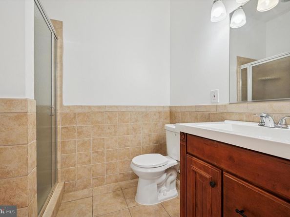 257 Lemonte Street, Philadelphia PA 19128