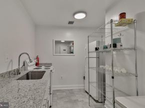 1225 Martha Custis Drive 720, Alexandria VA 22302