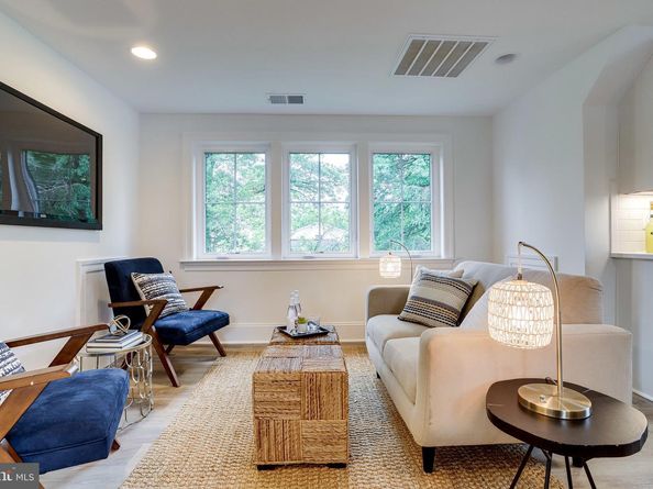 1933 N Van Buren Street, Arlington VA 22205