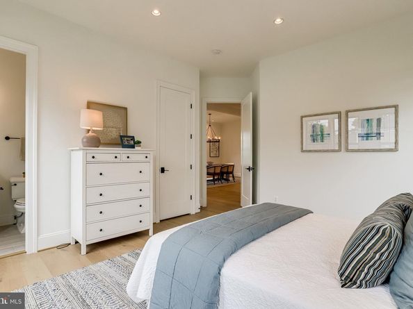 1933 N Van Buren Street, Arlington VA 22205