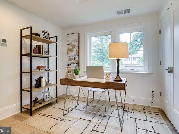 1933 N Van Buren Street, Arlington VA 22205