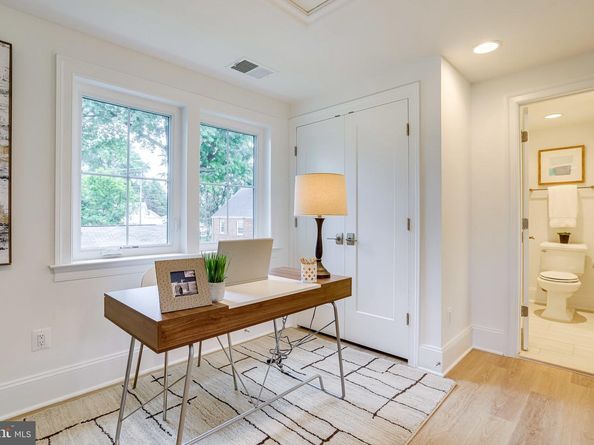 1933 N Van Buren Street, Arlington VA 22205