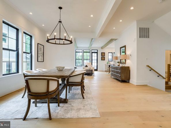 1933 N Van Buren Street, Arlington VA 22205