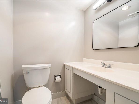 8370 Greensboro Drive 203, Mclean VA 22102
