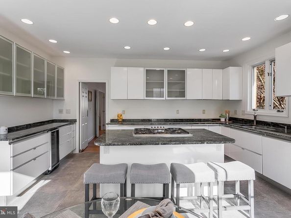 4709 Foxhall Crescent NW, Washington DC 20007