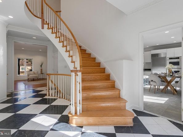 4709 Foxhall Crescent NW, Washington DC 20007