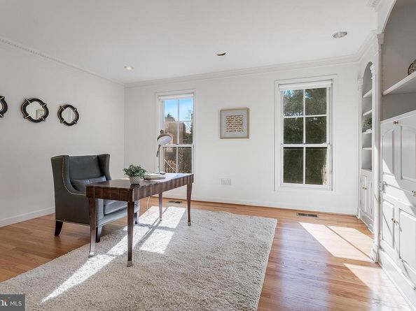 4709 Foxhall Crescent NW, Washington DC 20007