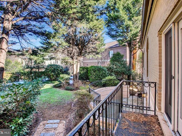 4709 Foxhall Crescent NW, Washington DC 20007