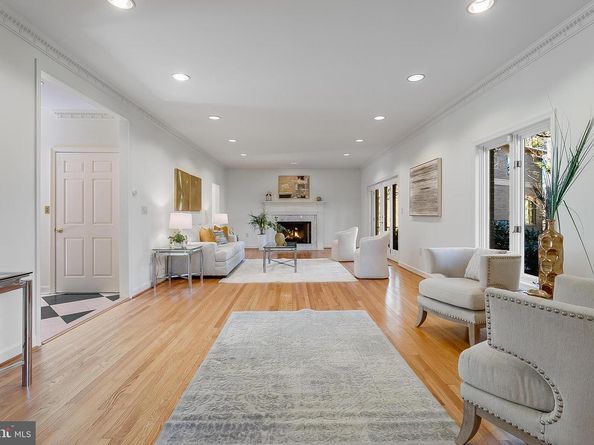 4709 Foxhall Crescent NW, Washington DC 20007