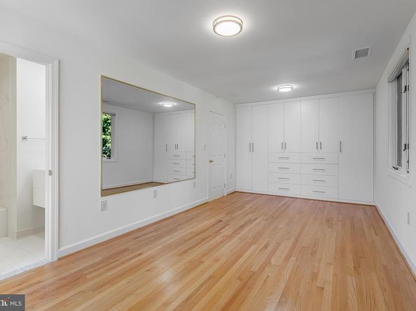 4709 Foxhall Crescent NW, Washington DC 20007