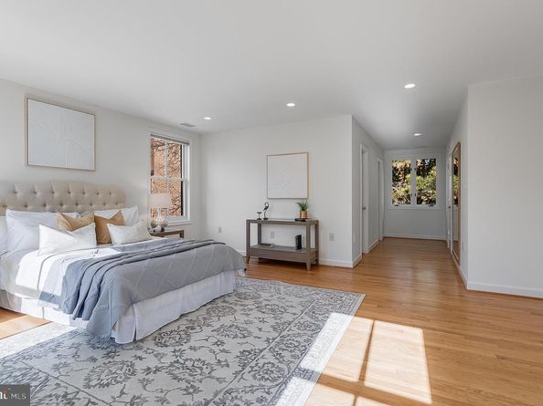 4709 Foxhall Crescent NW, Washington DC 20007