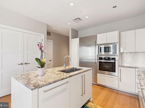 50 S 16TH St 5306, Philadelphia PA 19102