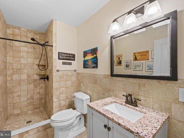 1735 Autumn Leaf Lane, Huntingdon Valley PA 19006
