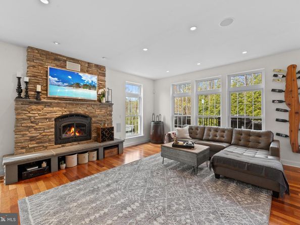 1735 Autumn Leaf Lane, Huntingdon Valley PA 19006