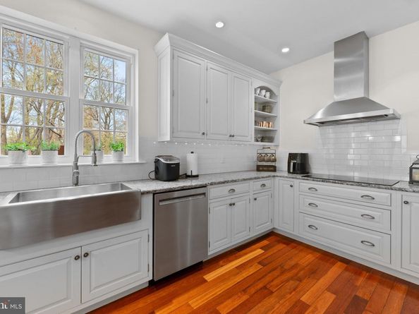 1735 Autumn Leaf Lane, Huntingdon Valley PA 19006