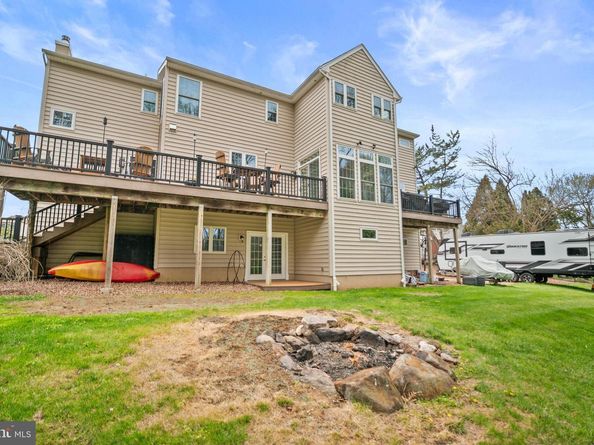 1735 Autumn Leaf Lane, Huntingdon Valley PA 19006