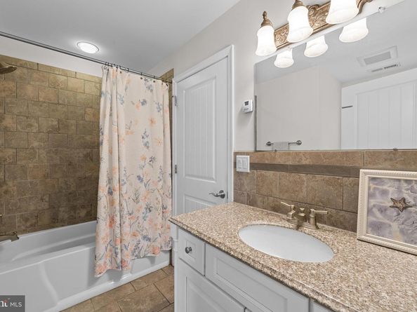 1735 Autumn Leaf Lane, Huntingdon Valley PA 19006