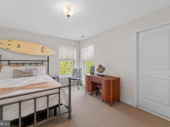 1735 Autumn Leaf Lane, Huntingdon Valley PA 19006