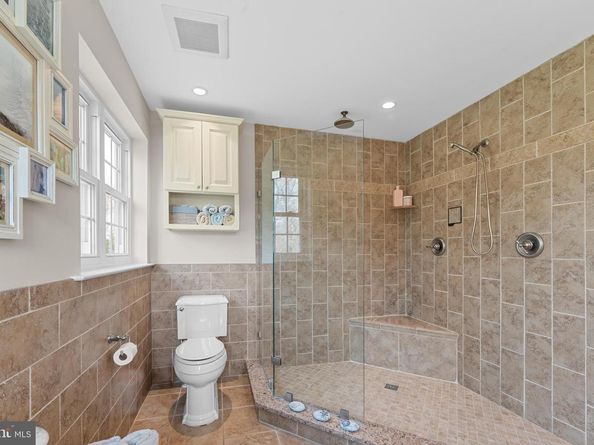 1735 Autumn Leaf Lane, Huntingdon Valley PA 19006