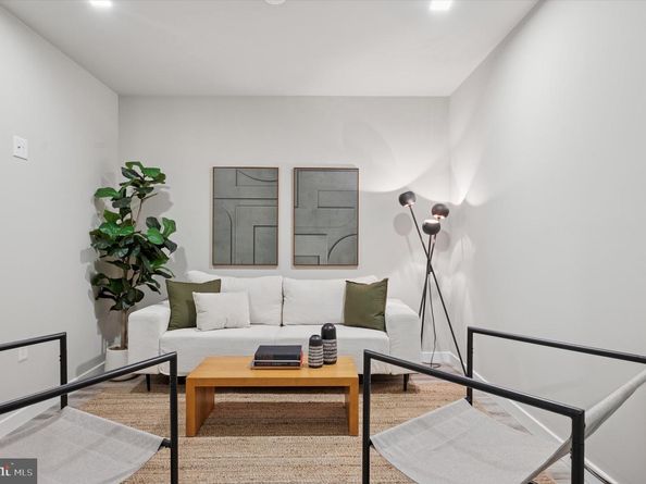625 Shawmont Avenue, Philadelphia PA 19128