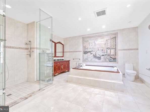 7800 Orchid Street NW, Washington DC 20012