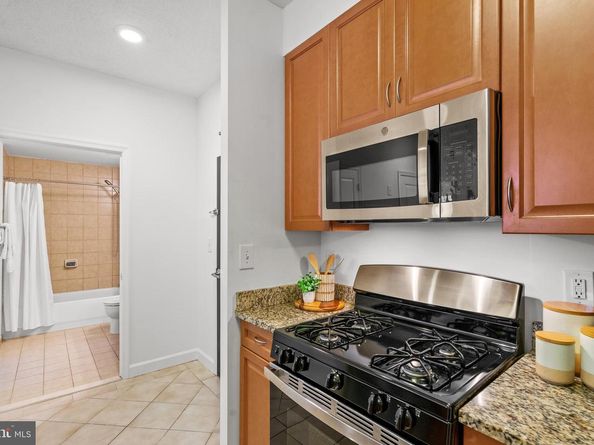 1111 25TH Street NW 502, Washington DC 20037