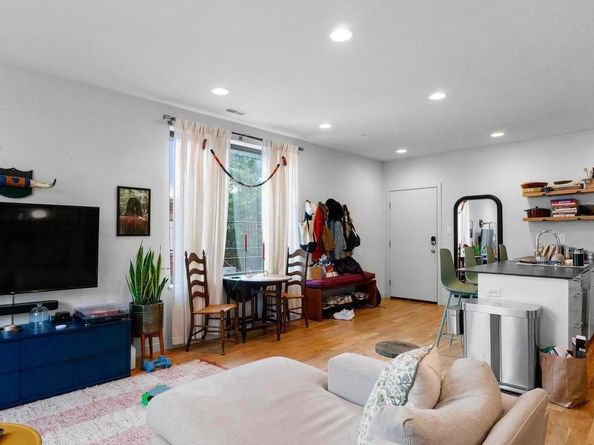 1800 S 16TH Street B, Philadelphia PA 19145