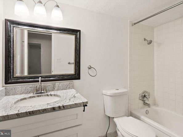 2030 N Adams Street 303, Arlington VA 22201