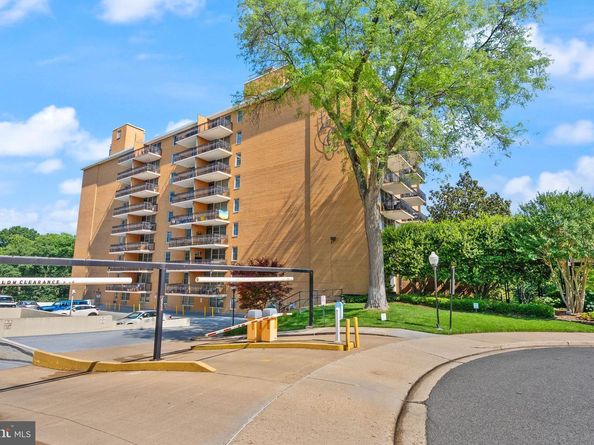 2030 N Adams Street 303, Arlington VA 22201