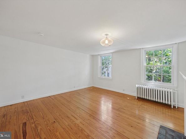 2123 Cypress Street, Philadelphia PA 19103