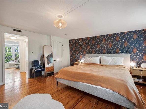 2123 Cypress Street, Philadelphia PA 19103