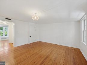 2123 Cypress Street, Philadelphia PA 19103