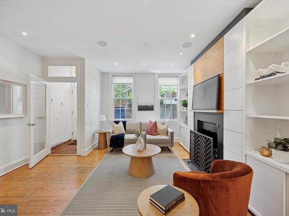 2123 Cypress Street, Philadelphia PA 19103
