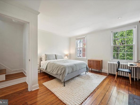 2123 Cypress Street, Philadelphia PA 19103